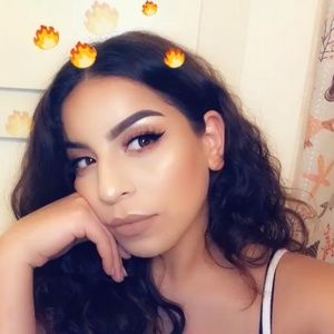 Meet your Posher, Adriana